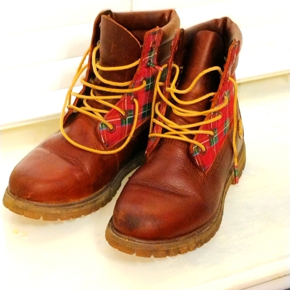 Women's Timberland Rugged Leather Lace Up  Boots With Red Plaid Accent Size 8 US - Picture 1 of 16